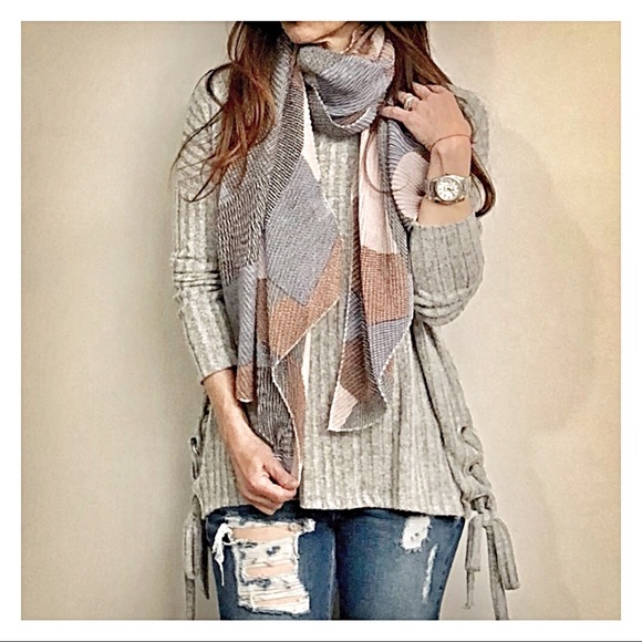 Accessories - ✨LAST ONE✨Beautiful soft print scarf/shawl